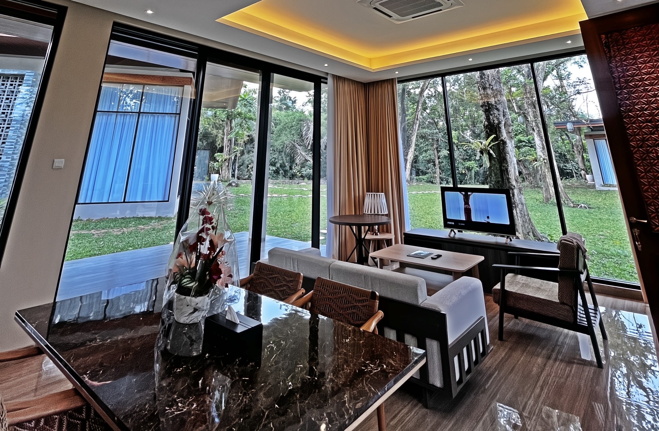 Grand Villa (2)